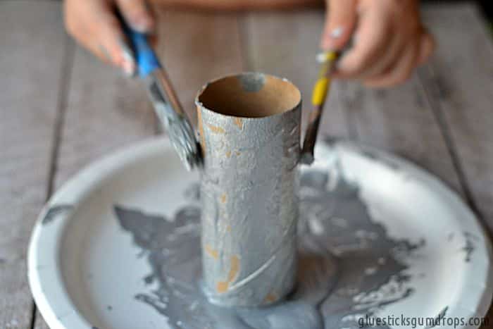 painting-toilet-paper-tubes