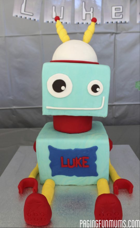 robot cake from paging fun mums