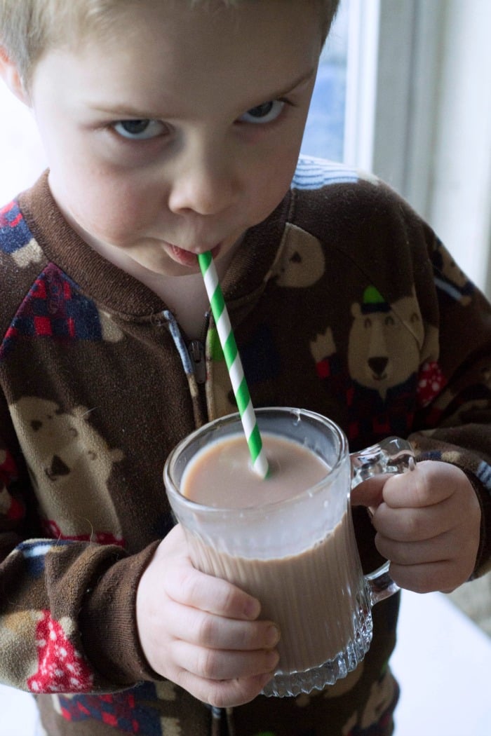 kiddo-drinking-nesquik