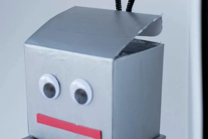 robot valentine box head open on top