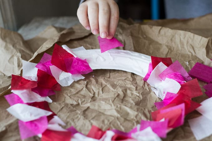 paper plate valentines wreath process 1