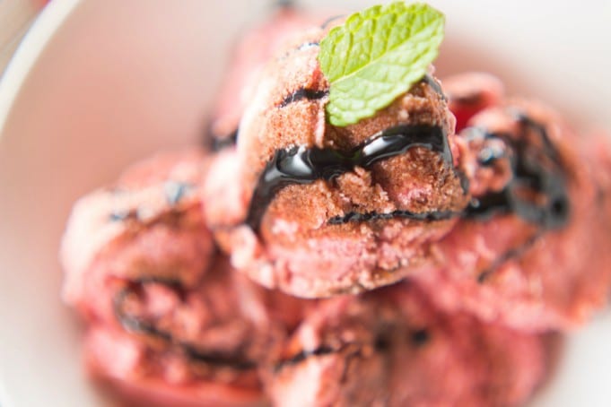 strawberry balsamic ice cream