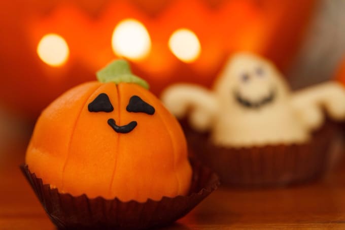 14 Halloween Traditions Your Family Will Look Forward To Every Year