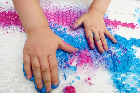 3 Simple Bubble Wrap Painting Ideas 