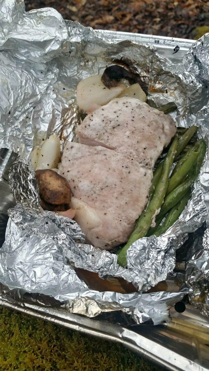 Roasting Pork In A Bed Of Kitchen Foil / Roasted Pork Tenderloin Recipe Allrecipes - Remove the ...