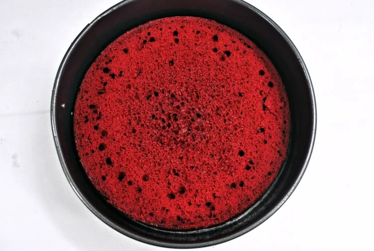 Red velvet cake layer for cheesecake