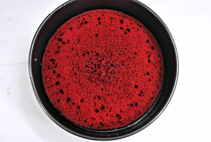 Red velvet cake layer for cheesecake