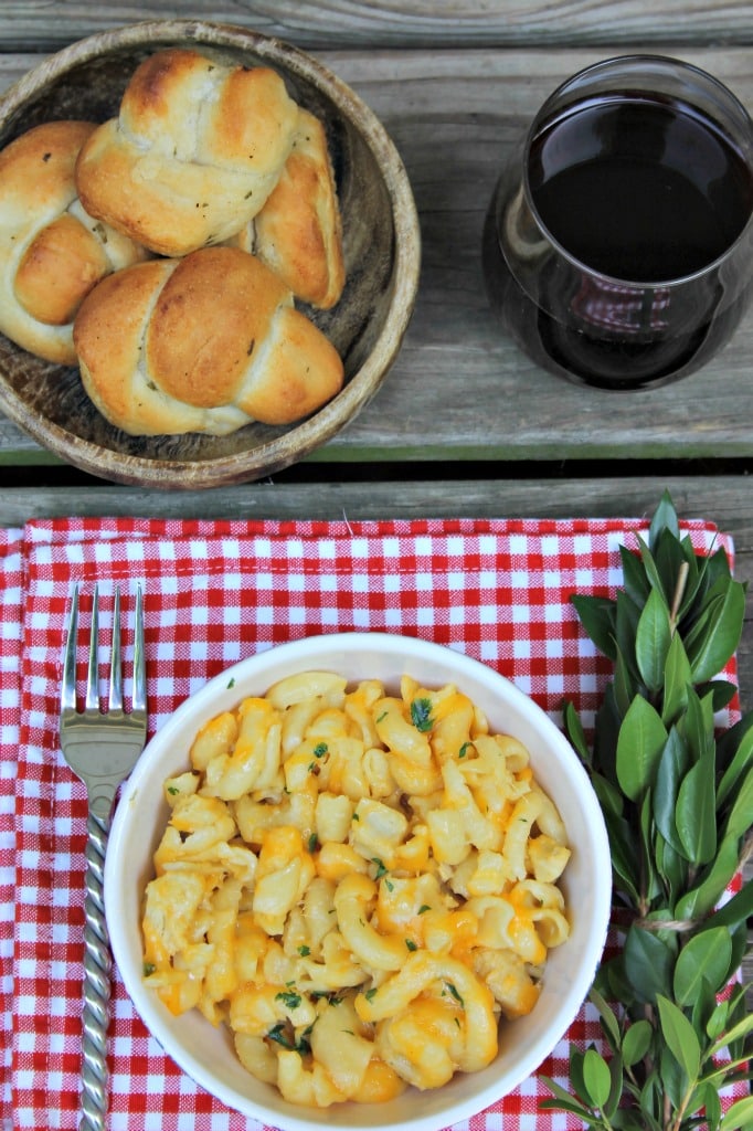 Your family will love this Instant Pot Chicken Mac and Cheese