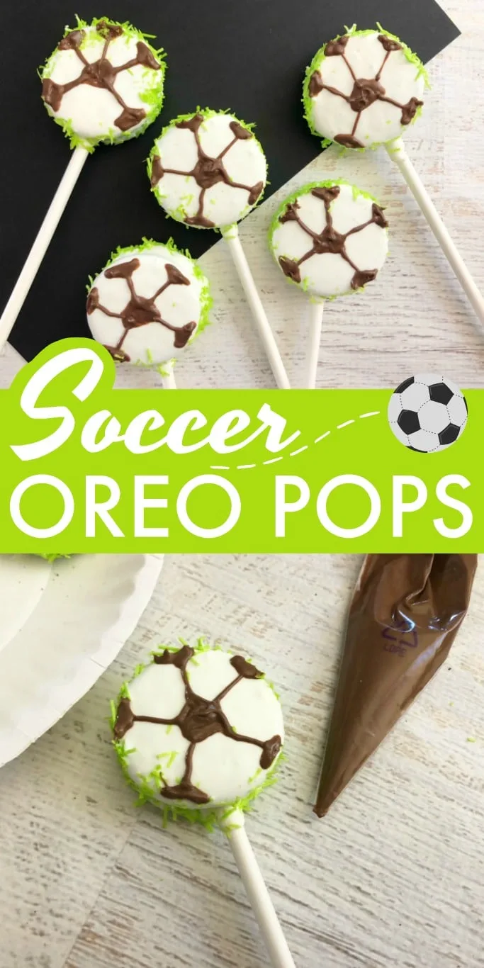 These Soccer Oreo Pops make a great team snack! These are a definite soccer mom win.