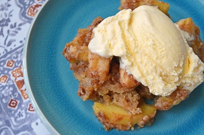 Delicious Crock Pot Apple Cobbler