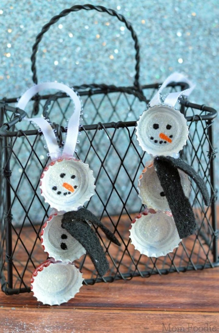 snowman ornaments made out of bottle caps