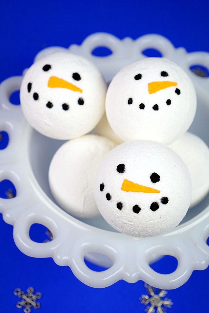 snowman-themed bath bombs