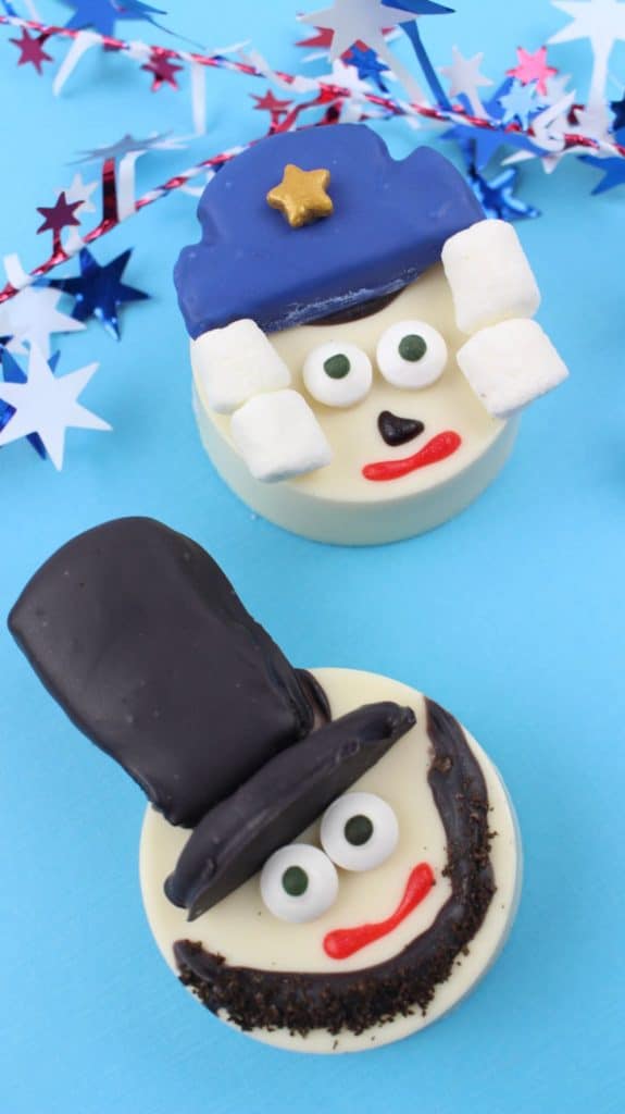 George Washington and Abraham Lincoln Oreos on a blue patriotic background