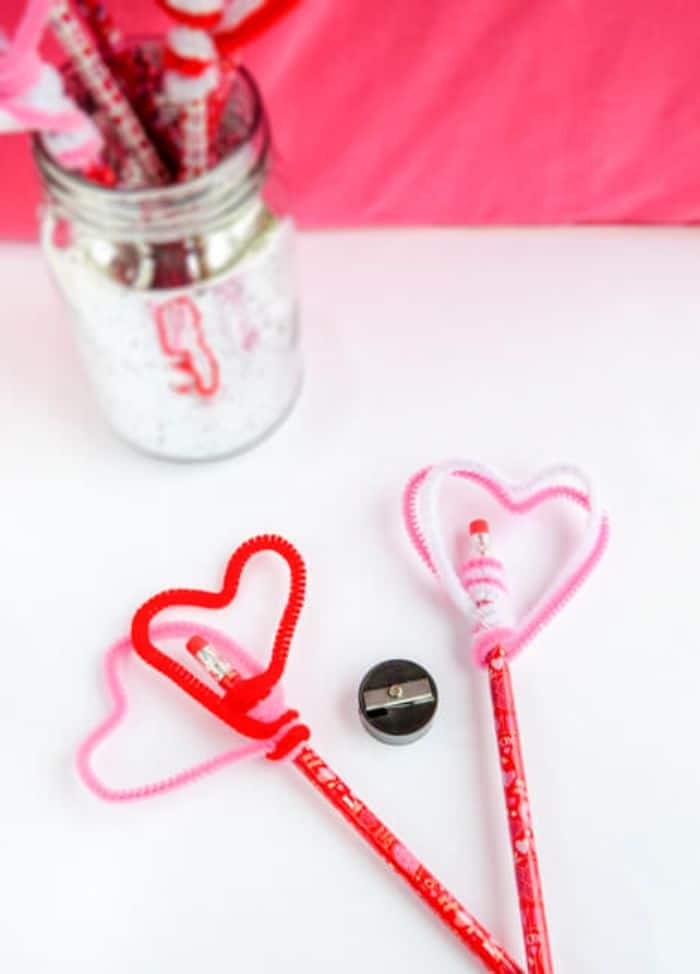pipe cleaner heart pencil toppers