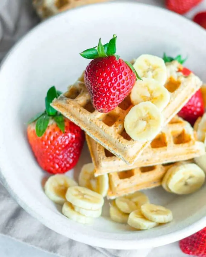 vegan waffles with strawberries and bananas