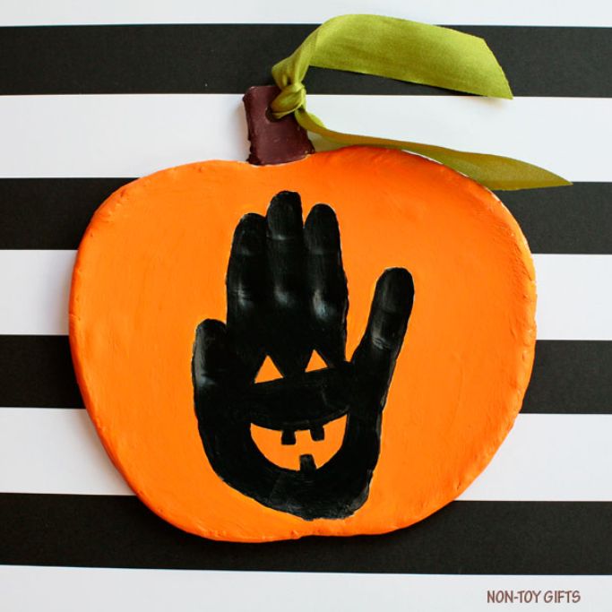 handprint jack-o-lantern by Non-Toy Gifts
