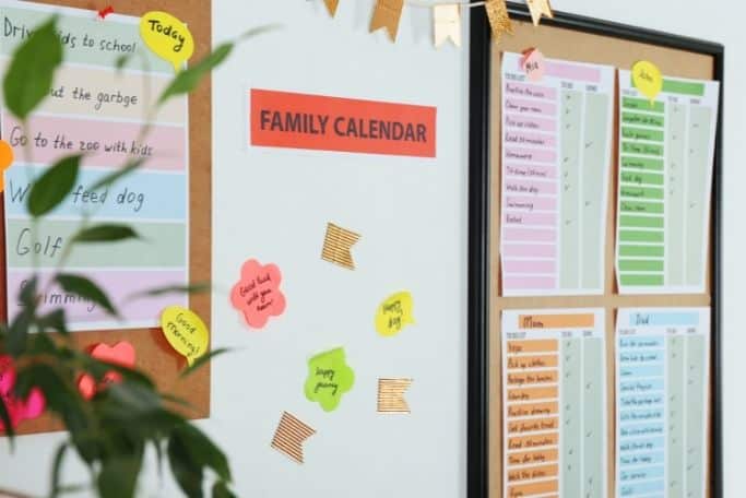 use a family calendar to stay organized