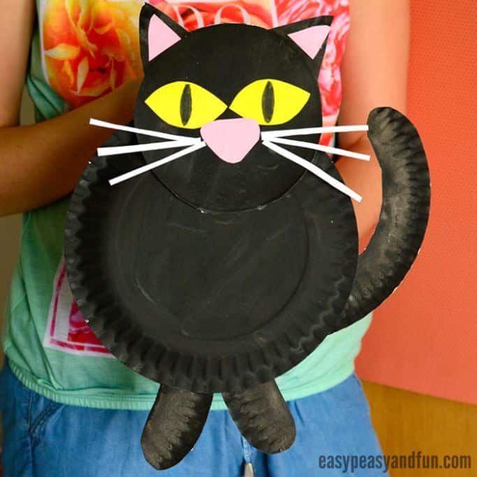 paper plate black cat by Easy Peasy and Fun