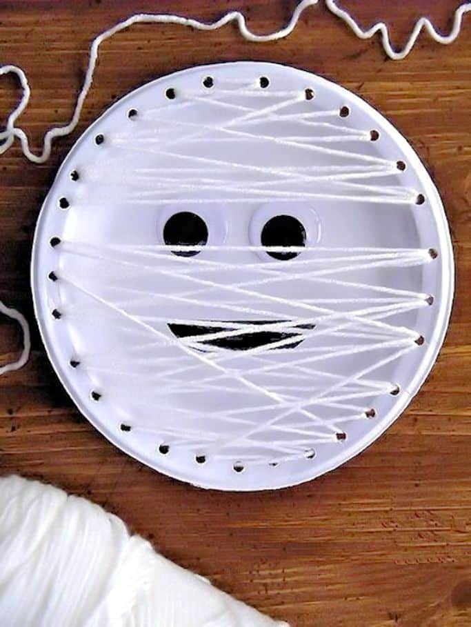 mummy paper plate lacing craft by Our Kid Things