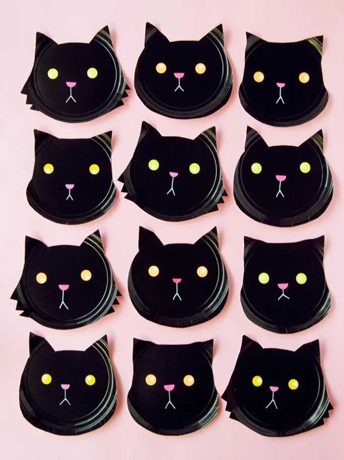 paper plate black cats by Handmade Charlotte
