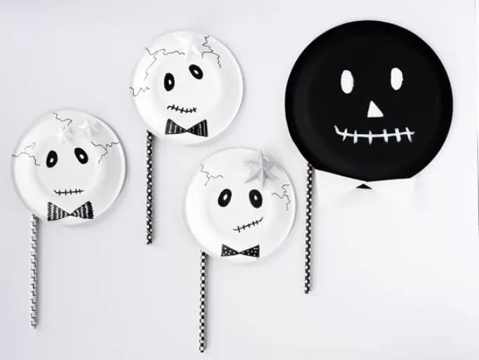 skeleton paper plate crafts by Hello Wonderful