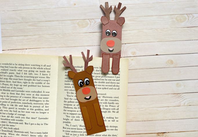 reindeer Christmas bookmarks craft - two bookmarks with a book