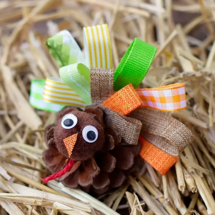pinecone turkey by Fireflies and Mud Pies