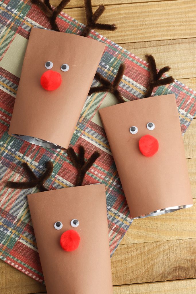 juice pouch reindeer kids craft - 3 reindeer juice pouches on plaid napkin