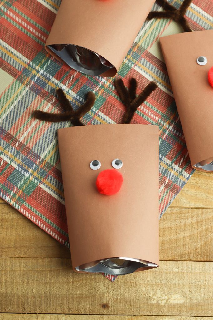a reindeer juice pouch craft that kids can make