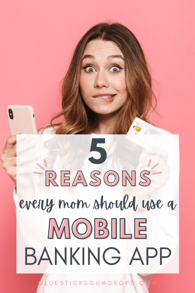 5 reasons to use a mobile banking app
