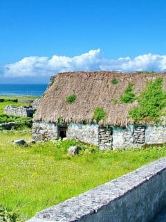 thatched cottage on the island of inis mor