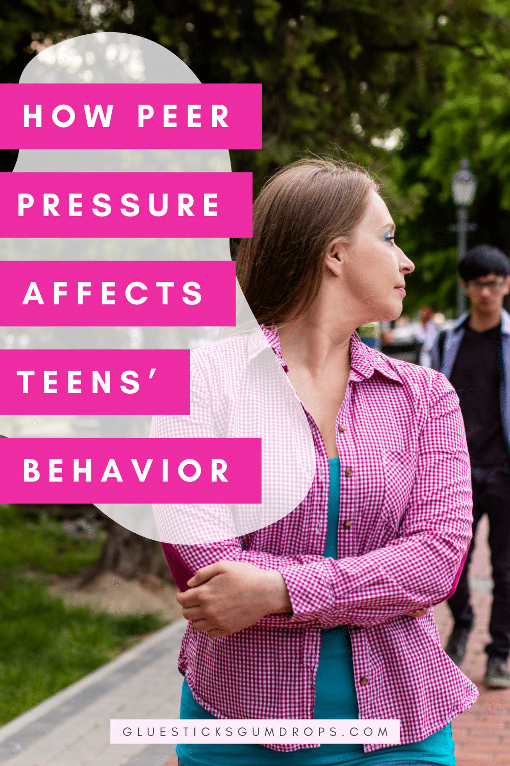 How Peer Pressure Affects a Teen's Behavior