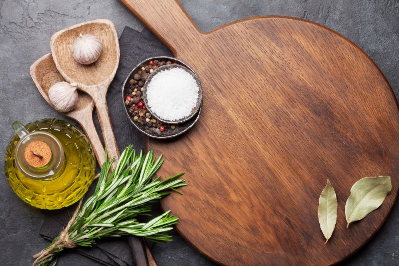 circular cutting board dark background