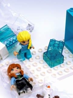 small frozen-themed lego block set