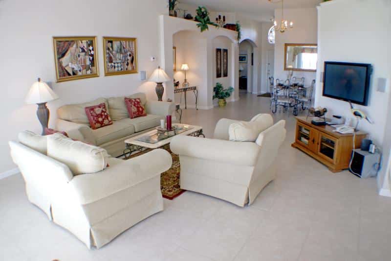 neat and tidy living room seating area