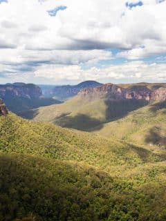 valley in the blue mountains in australia