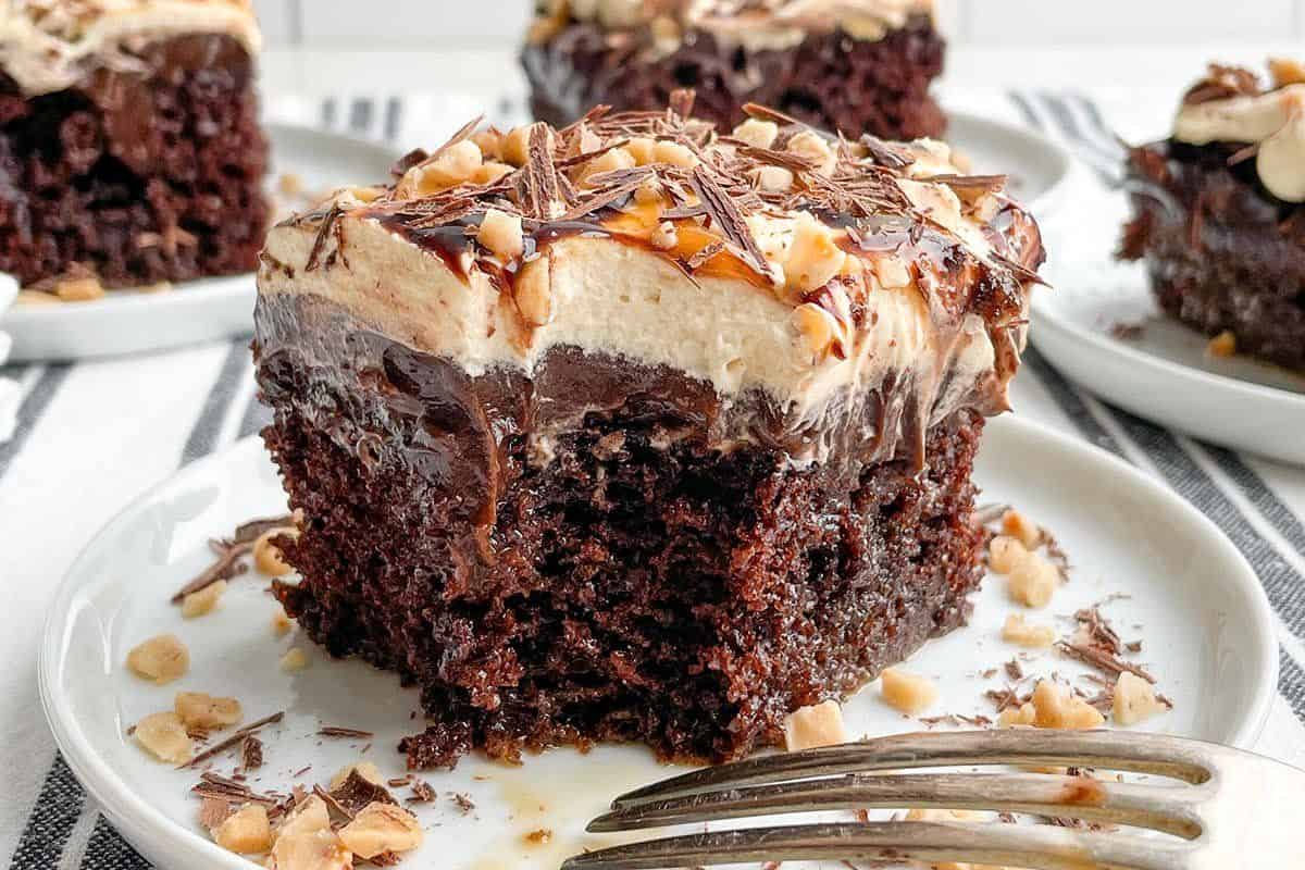 chocolate caramel poke cake