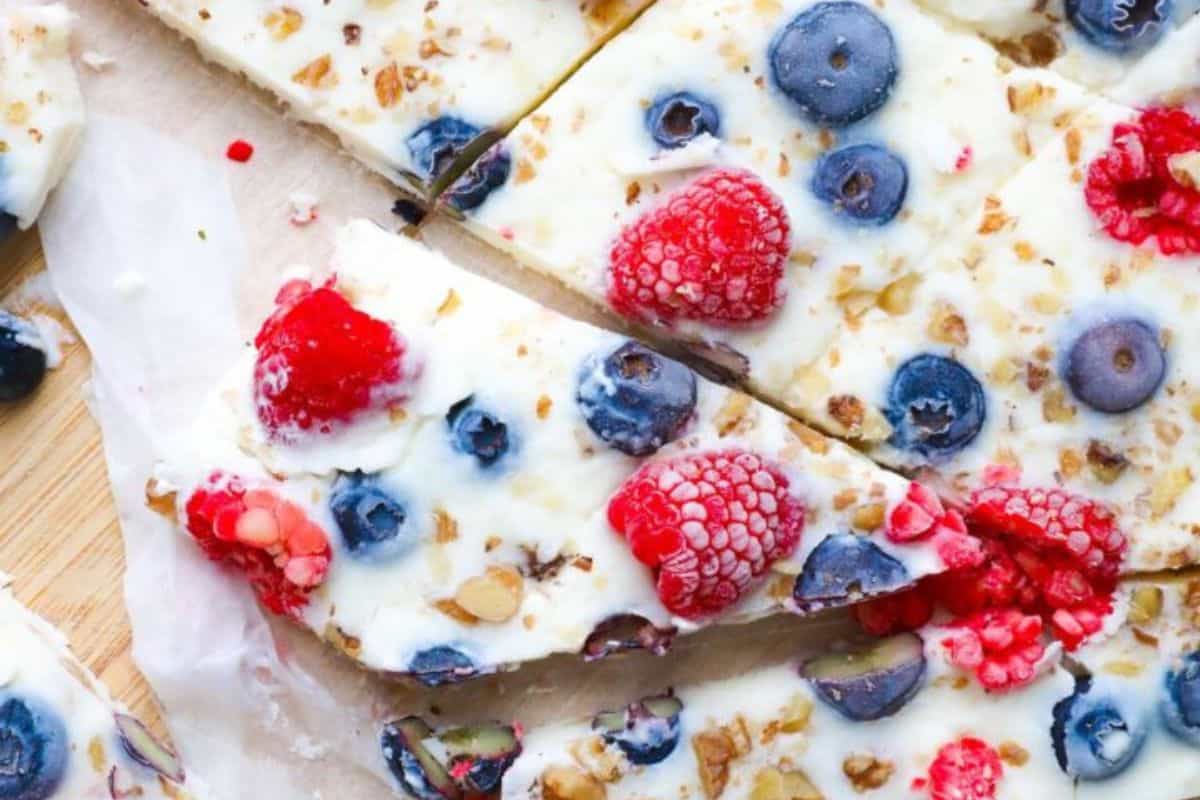 frozen yogurt bark with raspberries and blueberries