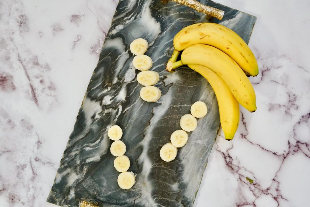 slicing the bananas