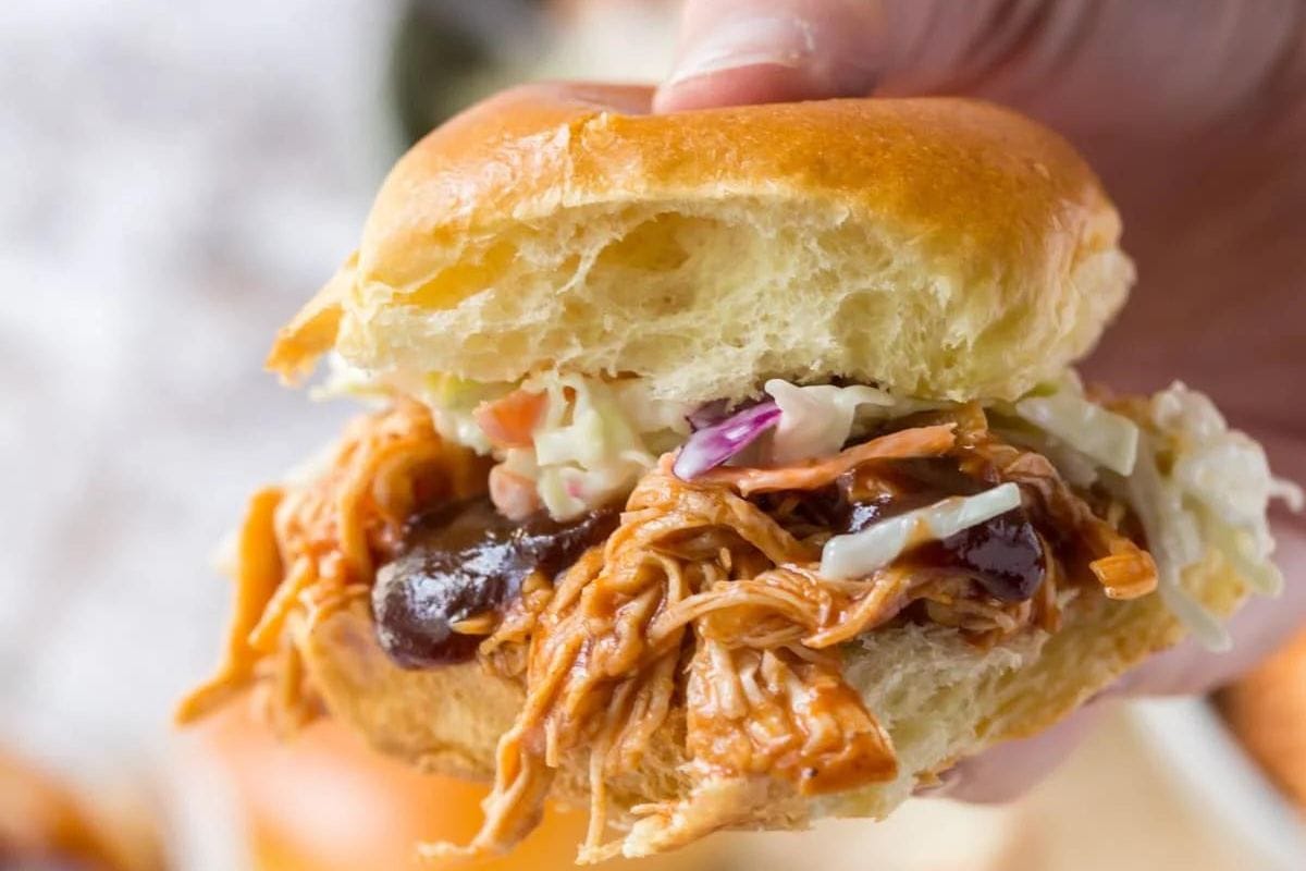 bbq chicken sliders with coleslaw