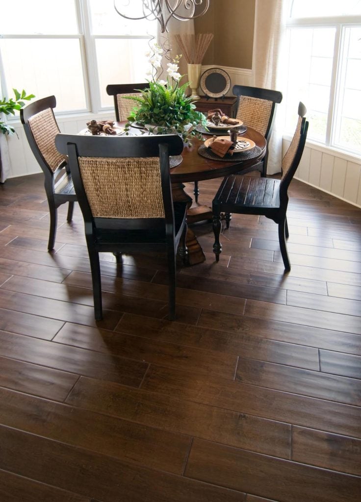 dining room with dark hardwood floors