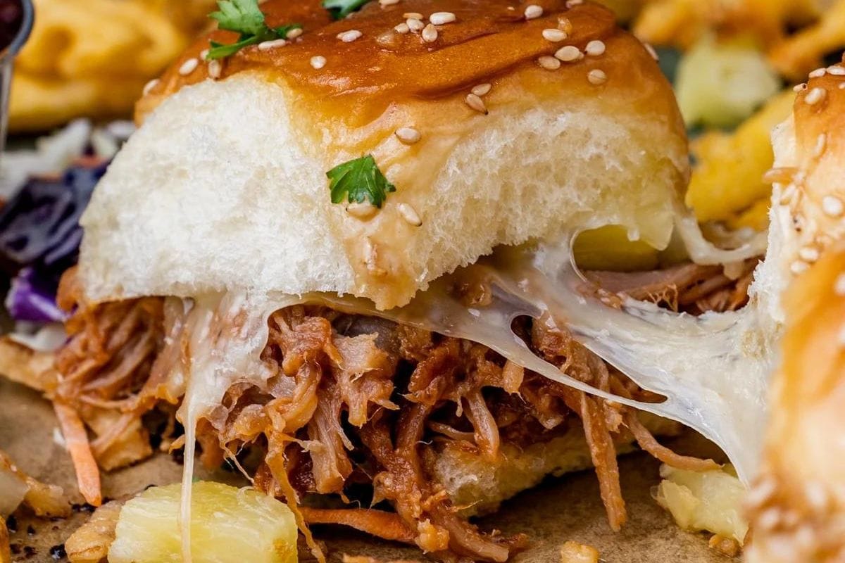 Hawaiian pulled pork sliders