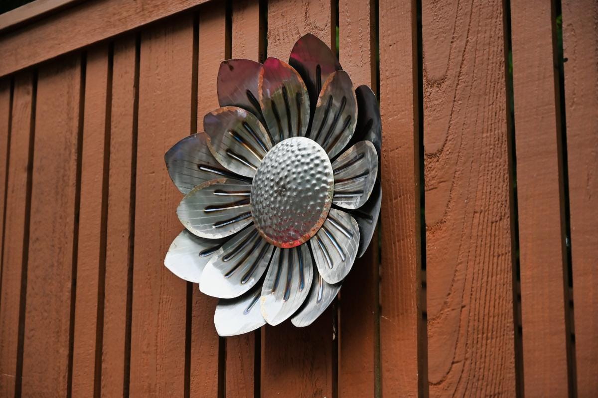 How to Add Modern Metal Art to Your Home Décor