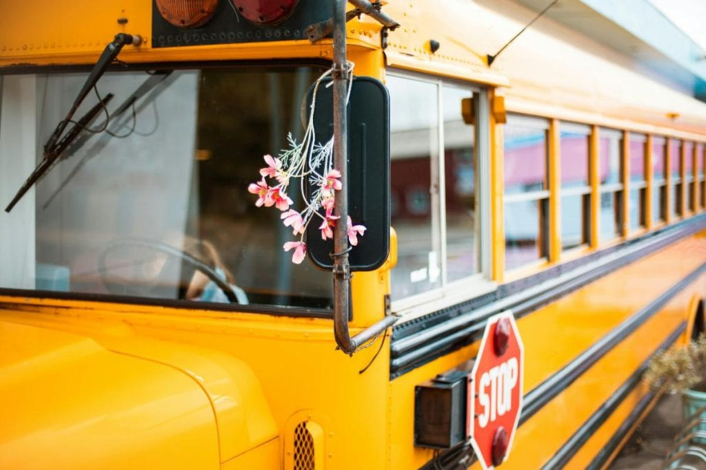 yellow school bus