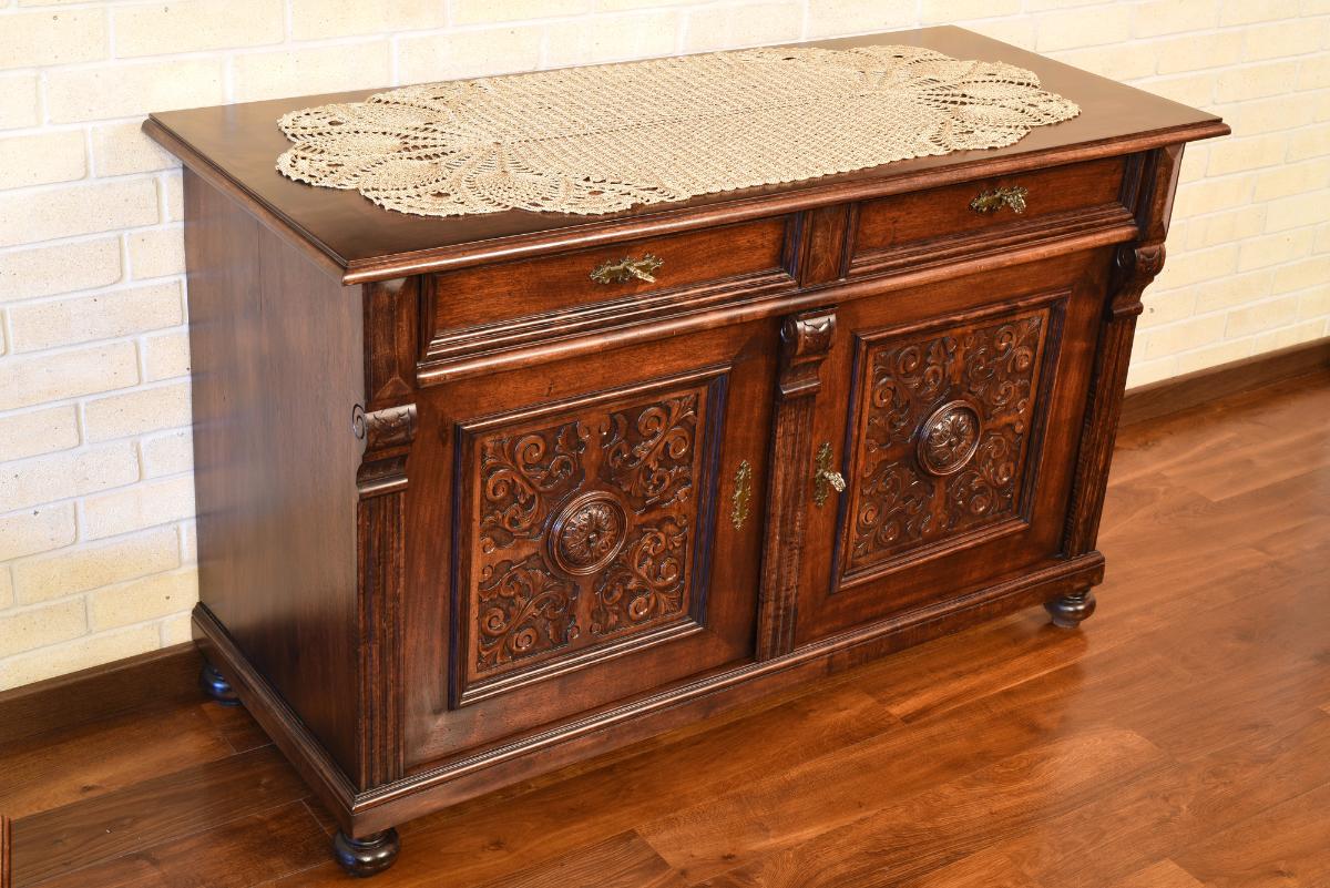 7 Handy Tips for Refinishing Old Furniture