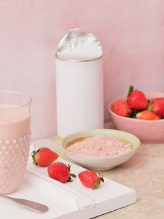 strawberry smoothie with ingredients