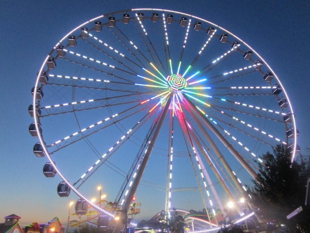 the ferris wheel in pigeon forge