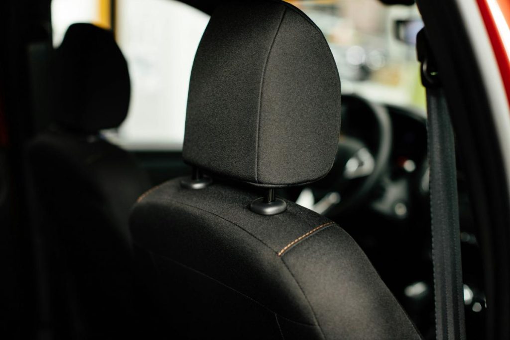 head rests on front seats of cars