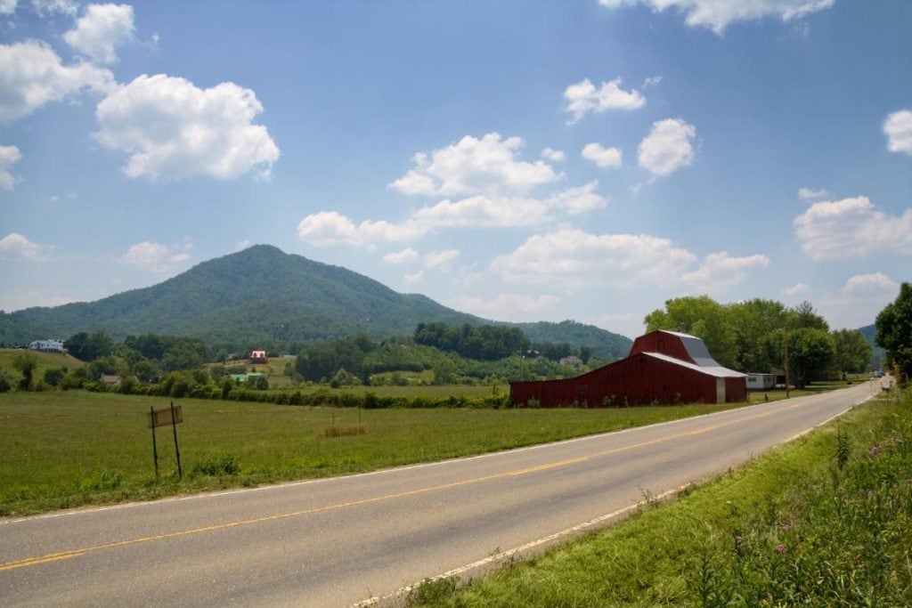 sevierville tennessee country road
