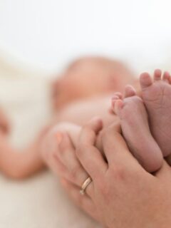 newborn photography idea with baby's feet